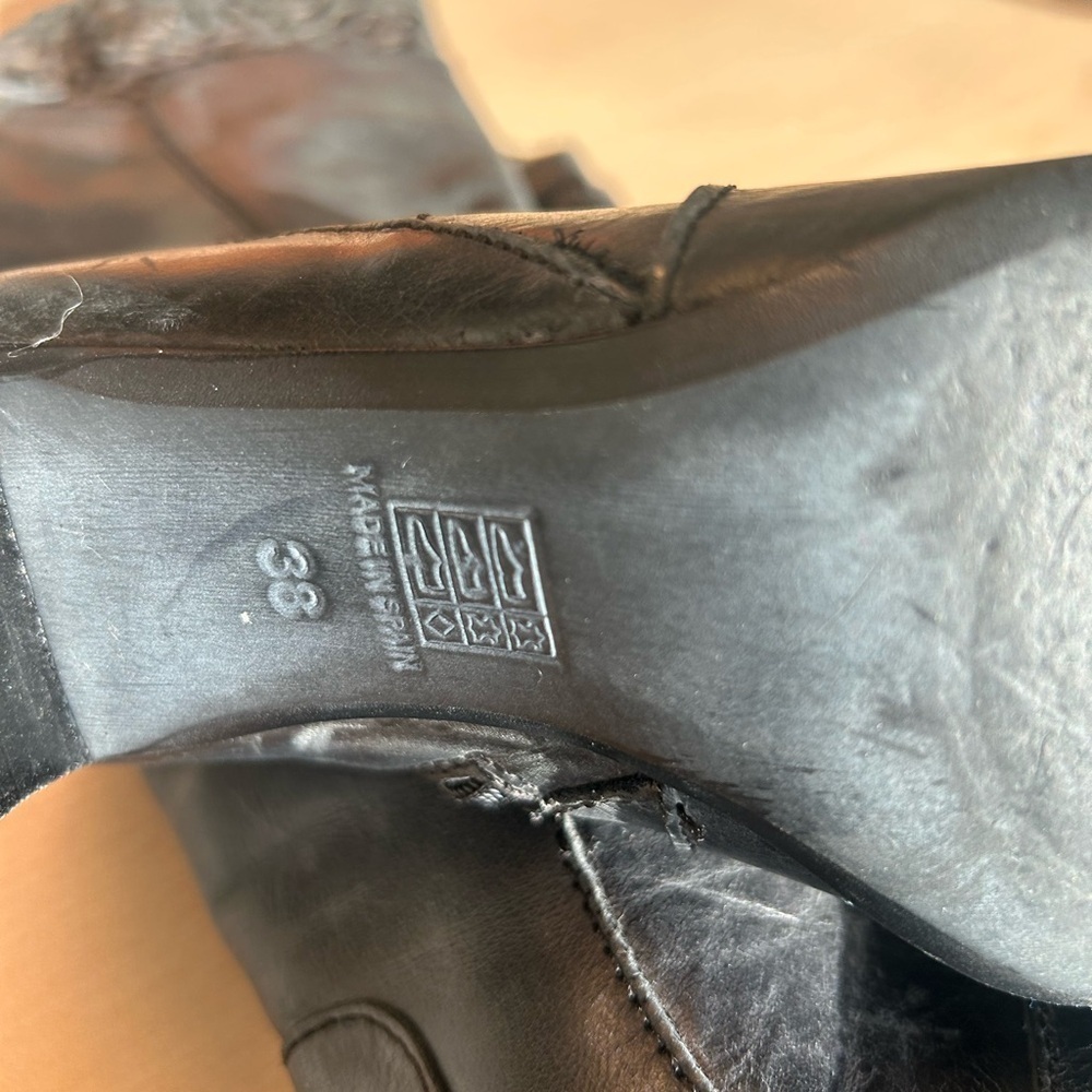 Spiral size 7.5 ultra lux distressed grey cutout leather boots EXC condition - Picture 5 of 16
